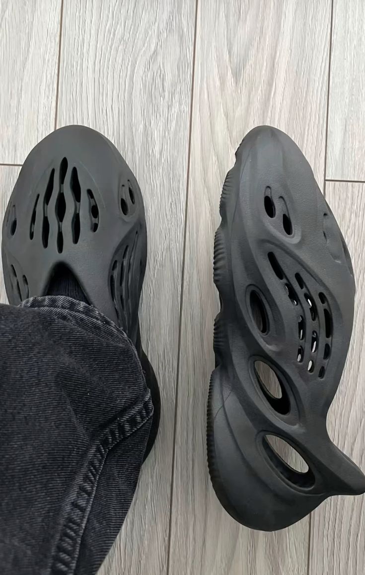 MARINE BAY MENS RUNNERS - BLACK